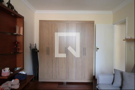 Sala de TV de casa de condomínio à venda com 3 quartos, 120m² em Vila Copacabana, Belo Horizonte