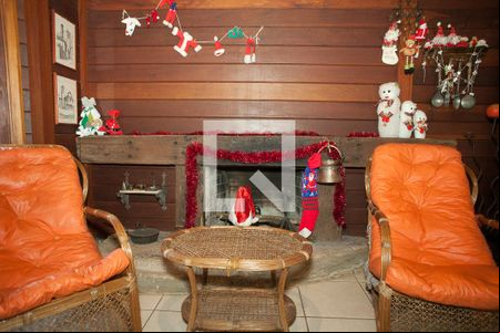 sala/lareira de casa de condomínio à venda com 3 quartos, 126m² em árgada, Nova Lima