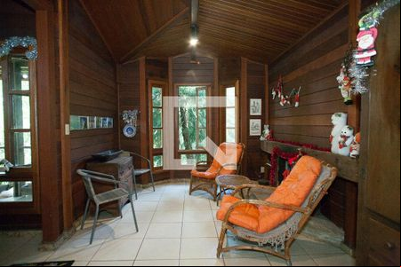 sala/lareira de casa de condomínio à venda com 3 quartos, 126m² em árgada, Nova Lima