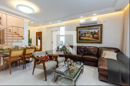 Sala de casa para alugar com 3 quartos, 200m² em Jardim Novo Mundo, São Paulo