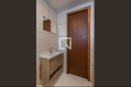 Banheiro de apartamento para alugar com 1 quarto, 30m² em Rubem Berta, Porto Alegre
