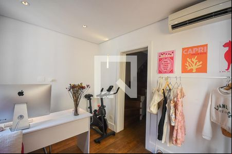 Quarto de casa de condomínio à venda com 4 quartos, 180m² em Jardim Ampliação, São Paulo