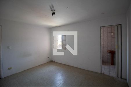 Suíte de casa para alugar com 3 quartos, 200m² em Vila Sinha, São Paulo