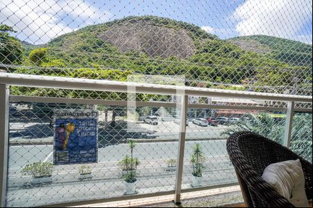 Sala de apartamento à venda com 3 quartos, 145m² em Itaipu, Niterói