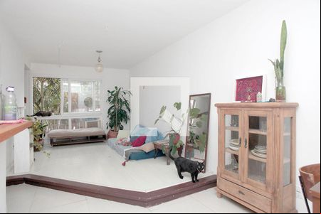 Sala de apartamento para alugar com 1 quarto, 79m² em Rio Branco, Porto Alegre