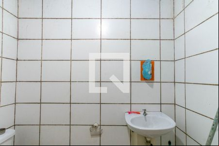 Banheiro de apartamento para alugar com 2 quartos, 50m² em Jardim Nova Cidade, Guarulhos