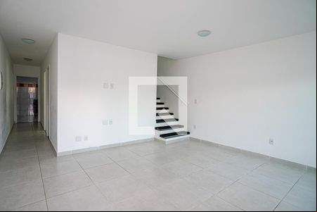 Sala de casa para alugar com 4 quartos, 140m² em Maravista, Niterói