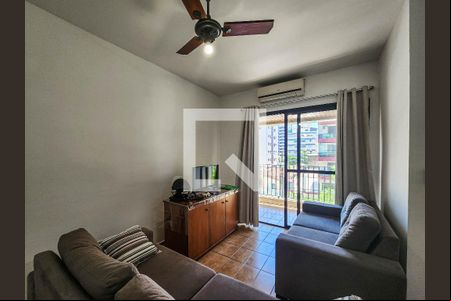 Sala de apartamento para alugar com 3 quartos, 69m² em Balneário Guarujá, Guarujá