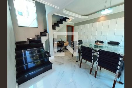 Sala de casa para alugar com 3 quartos, 306m² em Parque São Luís, São Paulo