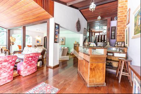 Sala de casa para alugar com 5 quartos, 600m² em Vila Progresso, Niterói