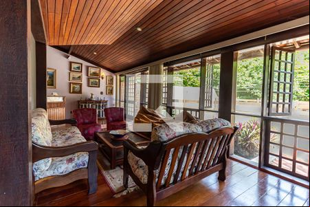Sala de casa para alugar com 5 quartos, 600m² em Vila Progresso, Niterói
