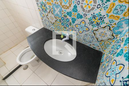 Banheiro de apartamento à venda com 1 quarto, 42m² em Parada de Lucas, Rio de Janeiro
