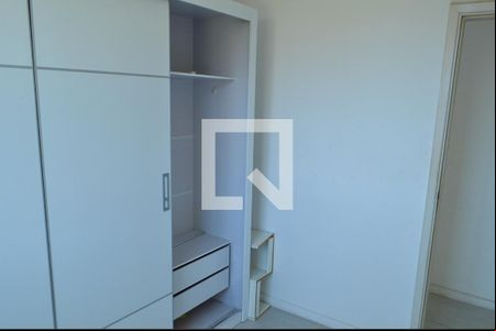 Quarto 1 de apartamento para alugar com 2 quartos, 53m² em Taquara, Rio de Janeiro