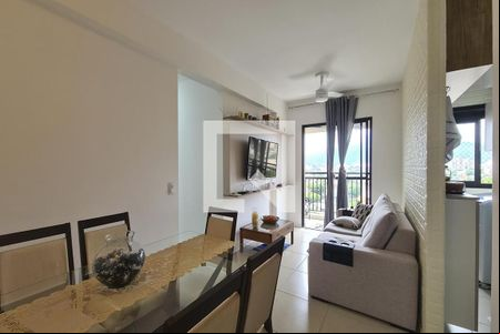 Sala de apartamento para alugar com 3 quartos, 65m² em Del Castilho, Rio de Janeiro