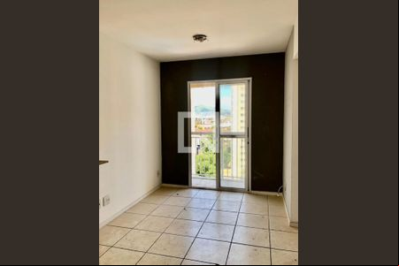 Sala de apartamento para alugar com 2 quartos, 56m² em Del Castilho, Rio de Janeiro