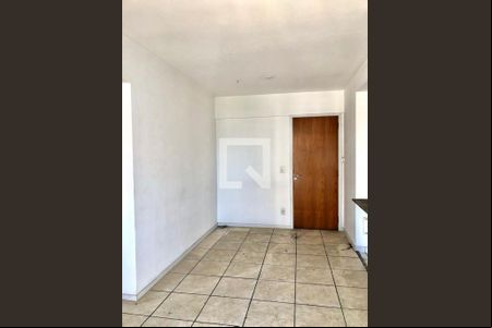 Sala de apartamento para alugar com 2 quartos, 56m² em Del Castilho, Rio de Janeiro