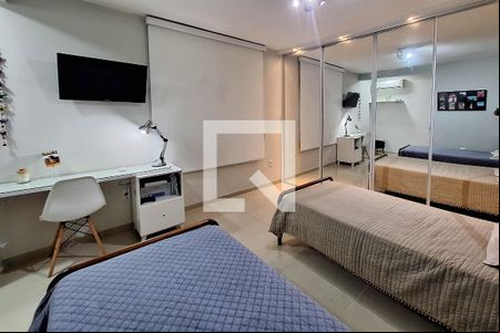 Suíte de casa para alugar com 3 quartos, 360m² em Itaipu, Niterói