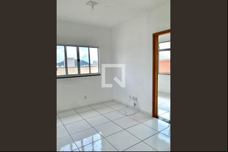 Sala de apartamento à venda com 2 quartos, 60m² em Del Castilho, Rio de Janeiro