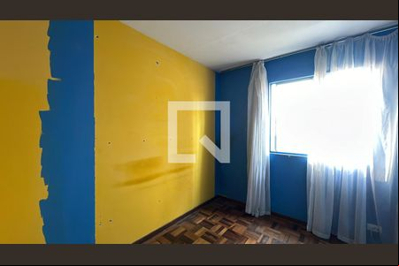 Quarto 2 de apartamento para alugar com 2 quartos, 55m² em Capão Raso, Curitiba