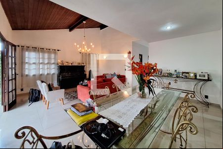 Sala de casa para alugar com 4 quartos, 374m² em Badu, Niterói