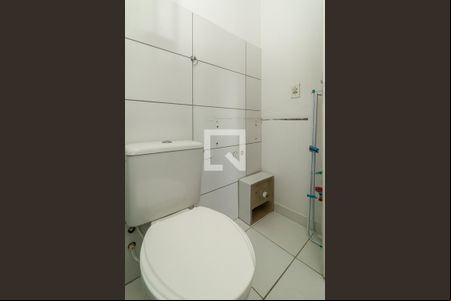 Banheiro da Suíte de apartamento para alugar com 2 quartos, 50m² em Sarandi, Porto Alegre