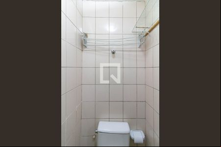 Banheiro de apartamento para alugar com 1 quarto, 40m² em Ipiranga, Belo Horizonte
