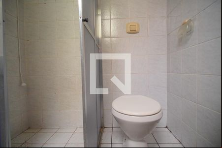 Banheiro de apartamento para alugar com 1 quarto, 25m² em Centro, São Leopoldo