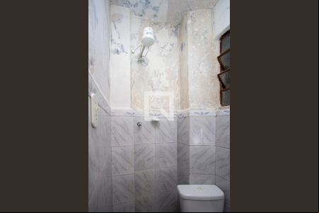 Banheiro de kitnet/studio para alugar com 0 quarto, 23m² em Centro, Niterói