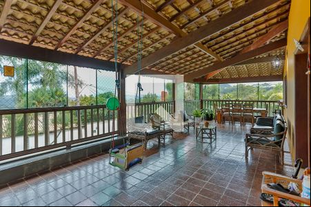 Varanda de casa de condomínio para alugar com 4 quartos, 555m² em Pau Pombo, Nova Lima