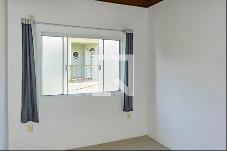 Quarto 01 de apartamento para alugar com 2 quartos, 78m² em Lagoa da Conceição, Florianópolis