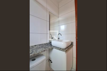 Banheiro de kitnet/studio para alugar com 1 quarto, 15m² em Vila Sao Pedro, Santo André