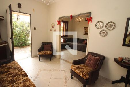 Sala 1 de casa à venda com 3 quartos, 270m² em São José, Porto Alegre