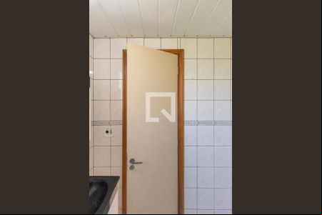 Banheiro de apartamento à venda com 2 quartos, 55m² em Jardim Capivari, Campinas