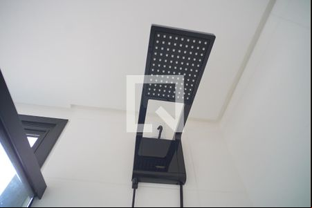 Banheiro de kitnet/studio para alugar com 1 quarto, 31m² em Carvoeira, Florianópolis