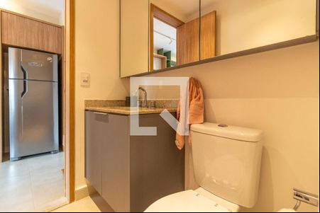Banheiro de kitnet/studio para alugar com 1 quarto, 30m² em Pinheiros, São Paulo