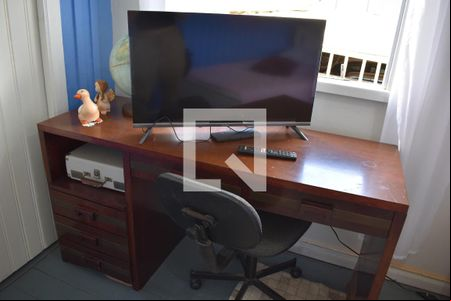 Quarto 2 de casa para alugar com 2 quartos, 218m² em Centro, Curitiba
