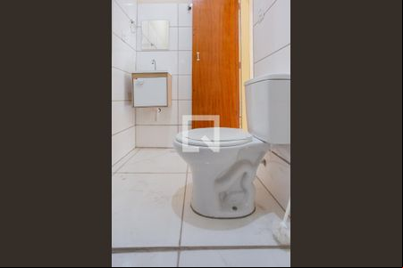 Banheiro de kitnet/studio para alugar com 1 quarto, 34m² em Havaí, Belo Horizonte