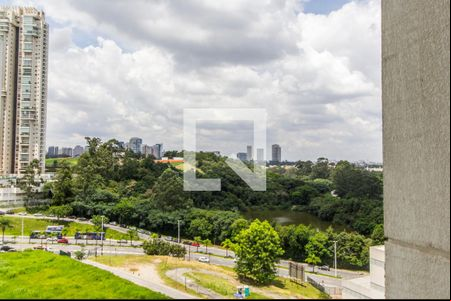 Vista da Sala de apartamento à venda com 2 quartos, 70m² em Alphaville Empresarial, Barueri
