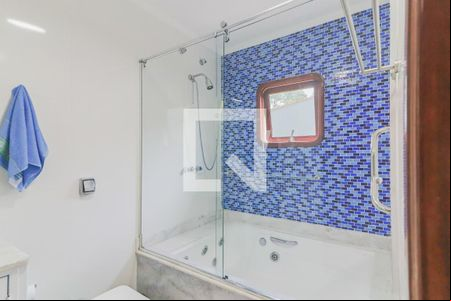 Banheiro de casa de condomínio para alugar com 1 quarto, 40m² em Parque dos Principes, São Paulo