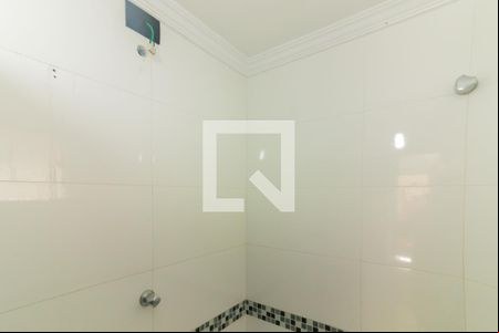 Banheiro de casa de condomínio para alugar com 1 quarto, 28m² em Parque dos Principes, São Paulo