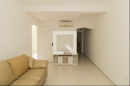 Sala de casa para alugar com 4 quartos, 250m² em Vila Talarico, São Paulo