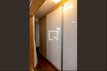 Quarto de casa à venda com 4 quartos, 327m² em Santa Lúcia, Belo Horizonte