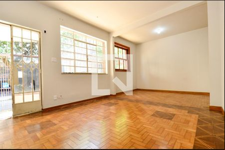 Sala de casa para alugar com 2 quartos, 304m² em Santo Antônio, Belo Horizonte