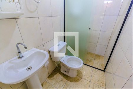 Banheiro de casa de condomínio para alugar com 1 quarto, 50m² em Nova Mirim, Praia Grande