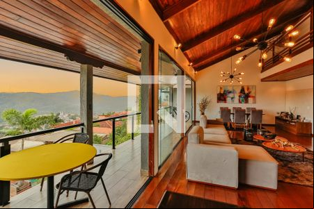 Sala de casa à venda com 4 quartos, 450m² em Quintas, Nova Lima