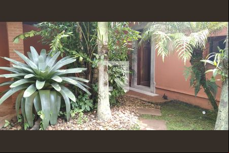 Entrada de casa para alugar com 3 quartos, 740m² em Real Parque, São Paulo