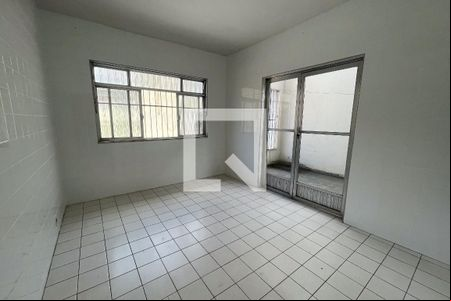 Quarto de casa para alugar com 3 quartos, 100m² em Jardim Vinte E Cinco de Agosto, Duque de Caxias