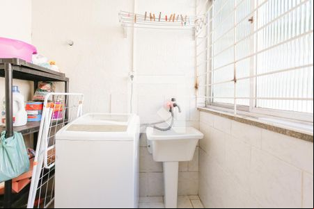 Lavanderia de apartamento para alugar com 2 quartos, 64m² em Rio Branco, Porto Alegre