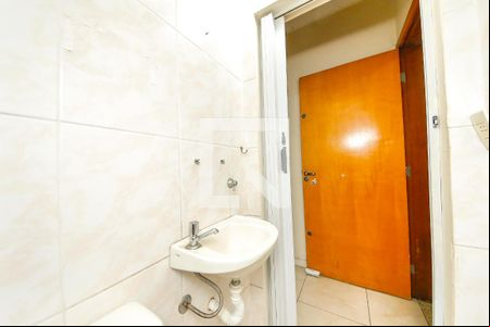 Lavabo de casa para alugar com 2 quartos, 180m² em Vila Paulo Silas, São Paulo