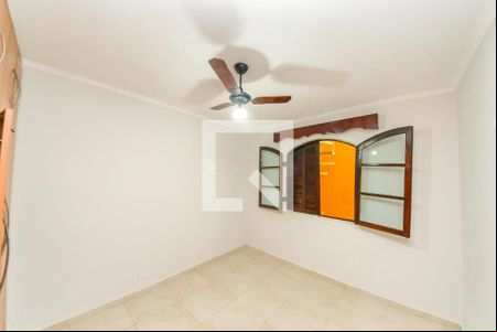 Quarto 1 de casa para alugar com 2 quartos, 180m² em Vila Paulo Silas, São Paulo